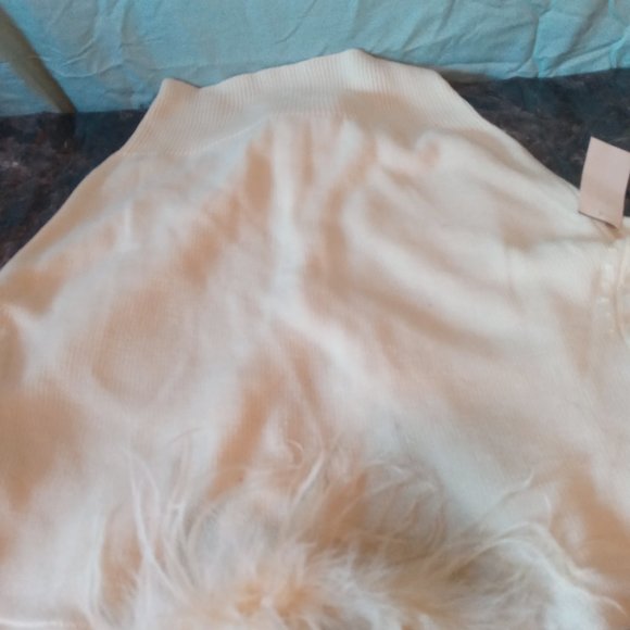 Brand New With Tags Carina Sweater (Large) - Picture 4 of 4